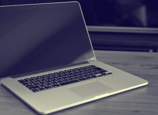 Matowa czy błyszcząca matryca w laptopie? co wybrać? Matryca laptopa