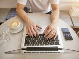 Home office, czyli jak to było pracować w domu? Praca zdalna – zasady, których warto przestrzegać.